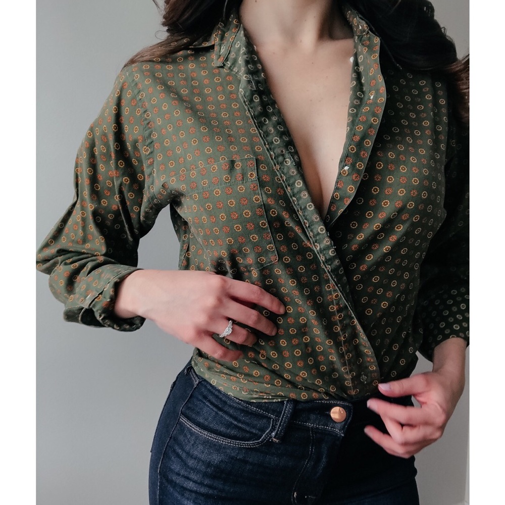Vintage Van Heusen green retro pattern button down